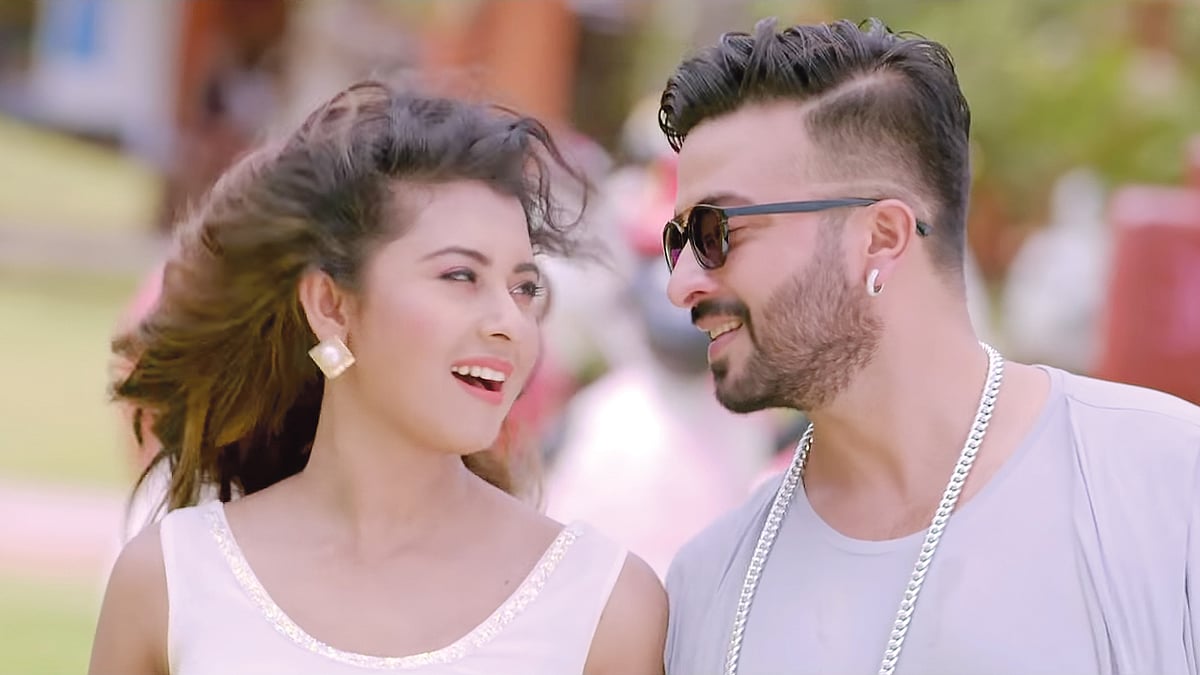 পর্দায় গানটির সঙ্গে অভিনয়র করেছেন ছবির নায়ক-নায়িকা শাকিব খান ও বুবলি। ছবি: সংগৃহীত