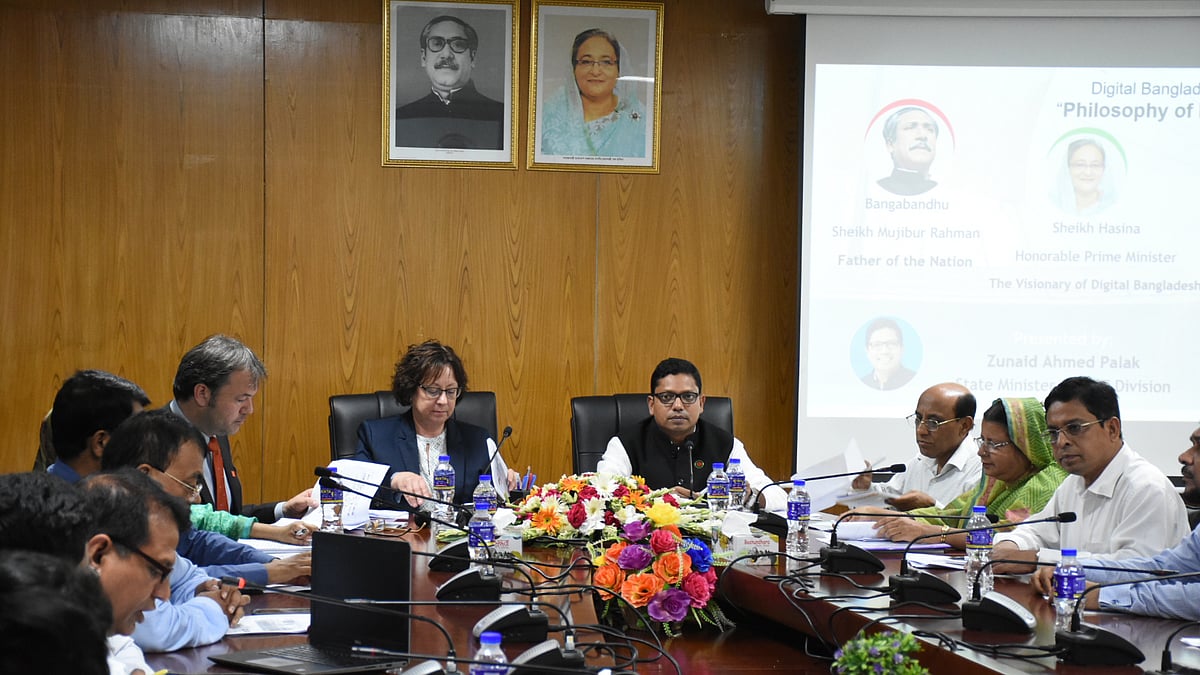 বাংলাদেশে নিযুক্ত ডেনমার্কের রাষ্ট্রদূত উইনি ইসরাফ পিটারসন এবং তথ্য ও যোগাযোগ প্রযুক্তি প্রতিমন্ত্রী জুনাইদ আহমেদ পলকের সমঝোতা চুক্তি সই। ছবি: সংগৃহীত