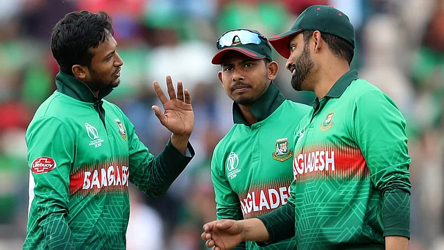 পার্শ্বনায়কদের কথাও মনে করিয়ে দিয়েছেন সাকিব। ছবি: প্রথম আলো