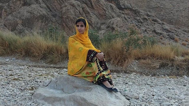 সাংবাদিক হওয়ার স্বপ্ন দেখছেন নাঈমা। ছবি: বিবিসি।