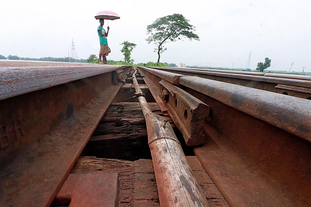 সিলেট থেকে চট্টগ্রাম-ঢাকা রেললাইনের বিভিন্ন এলাকার রেলসেতুগুলোর অবস্থা জরাজীর্ণ