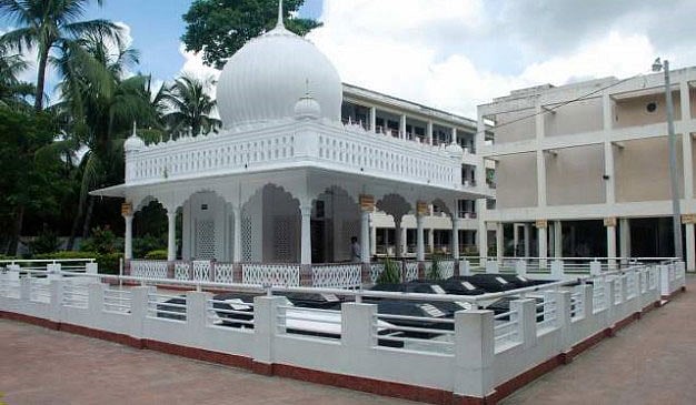 কালী নদীর পাশেই সাঁইজি লালনের আখড়াবাড়ি। ছবি: সংগৃহীত