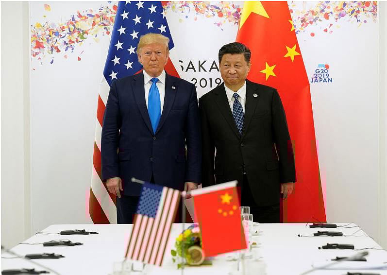 আলোচনার আগে যুক্তরাষ্ট্রের প্রেসিডেন্ট ট্রাম্প ও চীনের প্রেসিডেন্ট সি চিন পিং। ছবি: রয়টার্স।