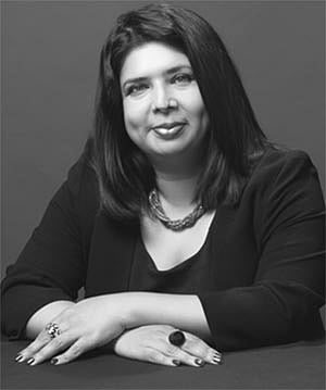 রুমানা একরাশ হাসি ছড়িয়ে দেন—‘আমি এখন দেখতে পাই না কিন্তু পাখি–পতঙ্গের মতোই আমার অন্য ইন্দ্রিয়গুলো অনেক বেশি তৎপর।’