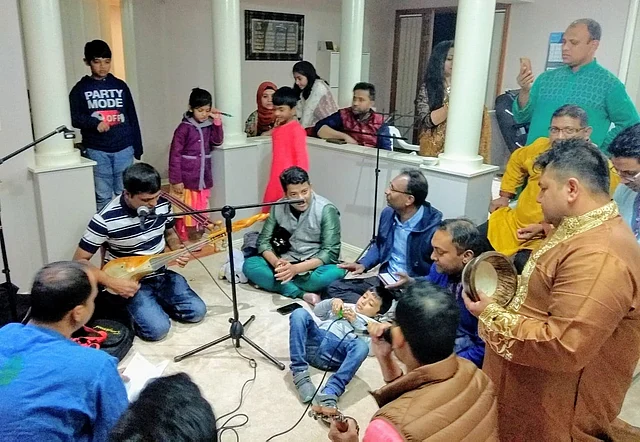বড়দের সাংস্কৃতিক পরিবেশনা