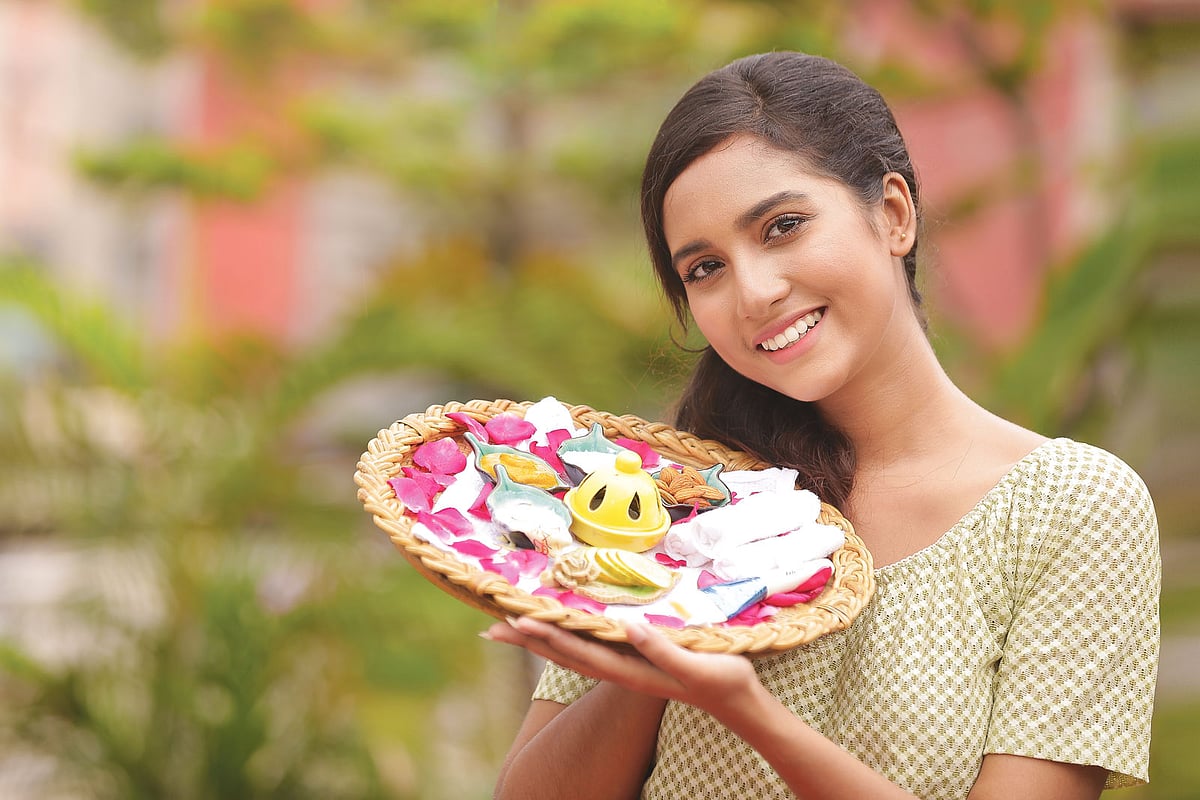 জীবনযাপনের সঙ্গে প্রাকৃতিক উপাদানের সম্পর্ক নিবিড় হচ্ছে দিনে দিনে। মডেল: মৌসুম। ছবি: কবির হোসেন। কৃতজ্ঞতা: হারমনি স্পা