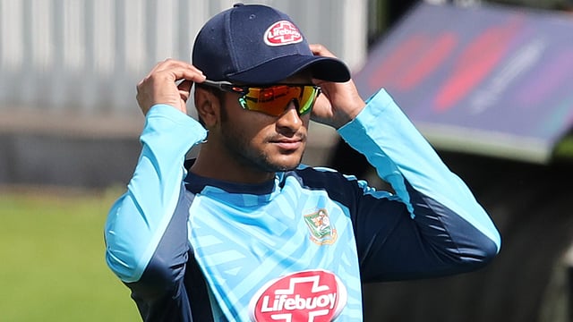 ব্যাটে-বলে অসাধারণ এক বিশ্বকাপ কাটিয়েছেন সাকিব। ছবি: প্রথম আলো