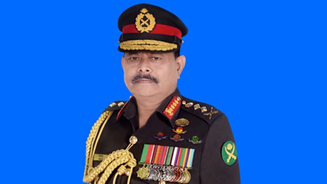 সেনাবাহিনী প্রধান জেনারেল আজিজ আহমেদ।