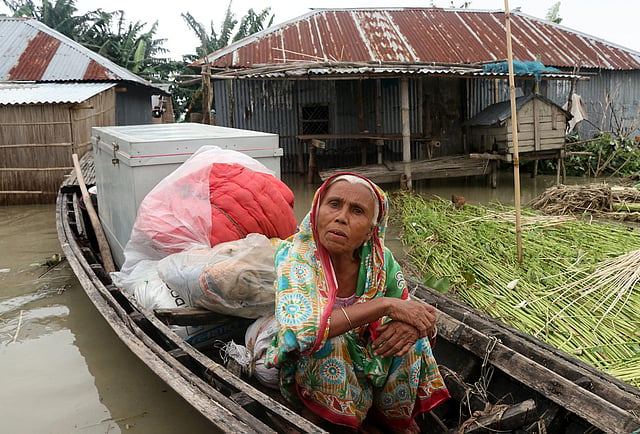 নিরাপদ আশ্রয়ের উদ্দেশে