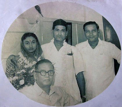 বিয়ের পর সংগীতশিল্পী ফিরোজা বেগমের সঙ্গে কমল দাশগুপ্ত