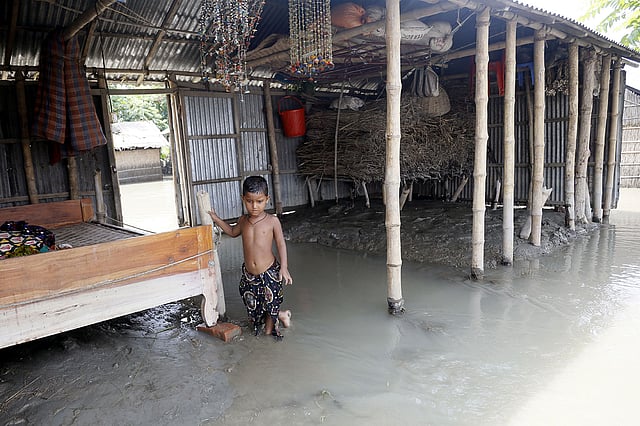 পানিবন্দী জীবন