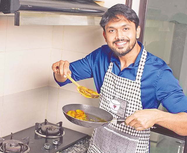 ইলিশ ভাজা আরেফিন শুভর পছন্দের খাবার