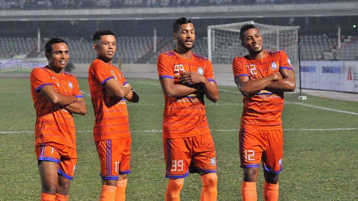 আজ গুরুত্বপূর্ণ ম্যাচে মুখোমুখি হবে রহমতগঞ্জ ও ব্রাদার্স