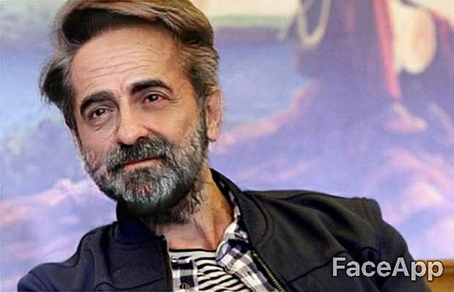 এই দেখুন, ফেসঅ্যাপের বদৌলতে ৩৪ বছর বয়সী আইয়ুষ্মান খুরানা কেমন বুড়ো হয়ে গেছেন। এই ছবি দেখে তো স্ত্রী তাহিরা ক্যাশপও গালে হাত দিয়ে তাকিয়ে থাকবেন