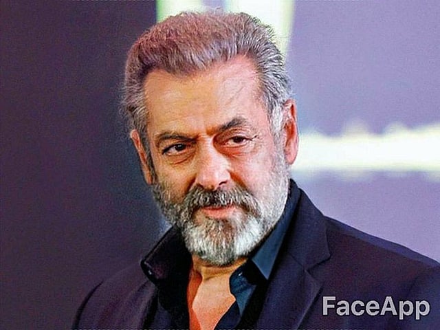 সালমান খানকে এই ছবিতে যতই বুড়ো দেখাক না কেন, ৫৩ বছর বয়সী বলিউডের এই সাল্লু ভাই কিন্তু এখনো ভারতের ‘মোস্ট এলিজিবল ব্যাচেলর’