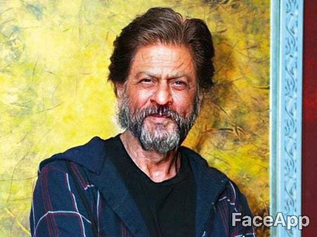 ফেসঅ্যাপের কল্যাণে বুড়ো হয়ে গেছেন শাহরুখ খান। ৫৩ বছর বয়সী ‘তরুণ’ শাহরুখকে দেখাচ্ছে বৃদ্ধ