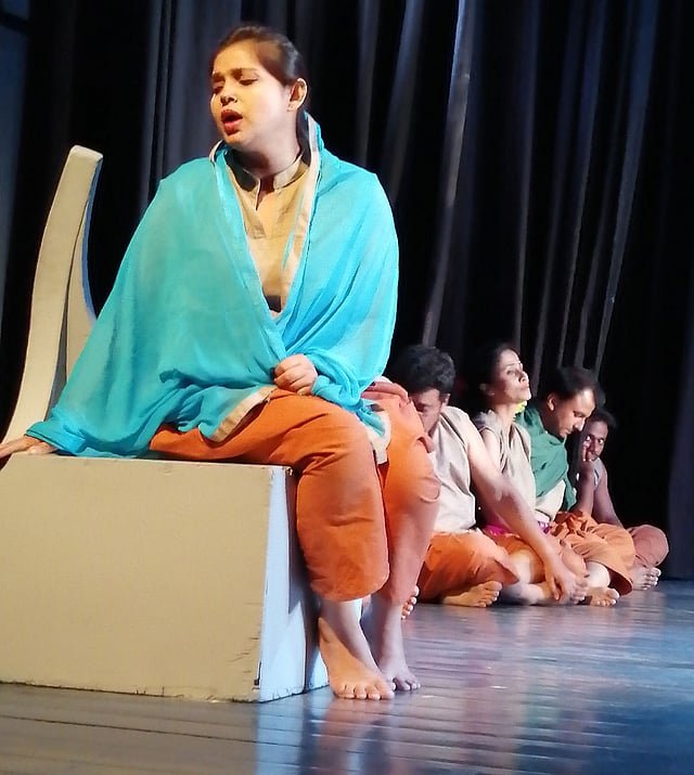 শুক্রবার নাটকটির আশিতম প্রদর্শনী অনুষ্ঠিত হলো।