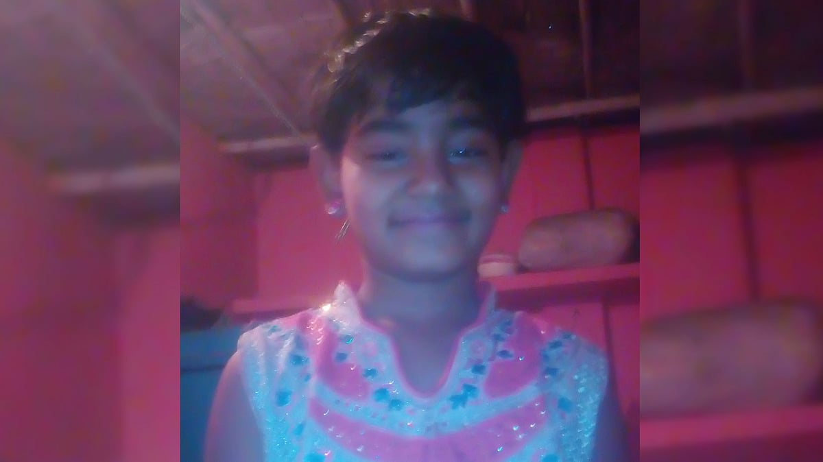 প্রাচীর ধসে নিহত স্কুলছাত্রী নীলা। ছবি: সংগৃহীত