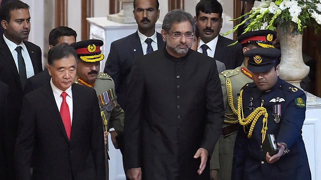 সাবেক প্রধানমন্ত্রী শহিদ খাকান আব্বাসি। ছবি: এএফপি