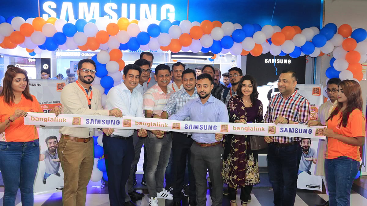 স্যামসাং স্টোরে বাংলালিংকের সেবা উদ্বোধন। ছবি: সংগৃহীত