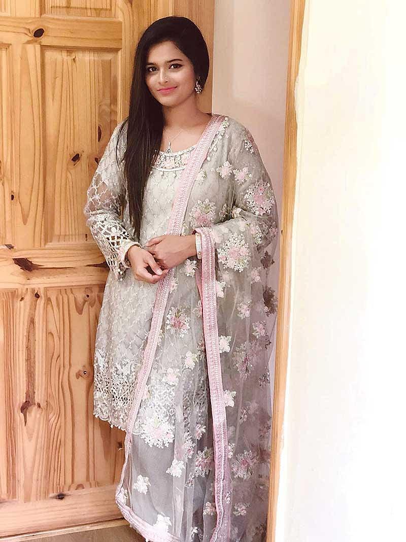 এখানে ঈদে দেশীয় পোশাক পরেন অনেকে। মডেল হয়েছেন ইসরাত জাহান সিফাত