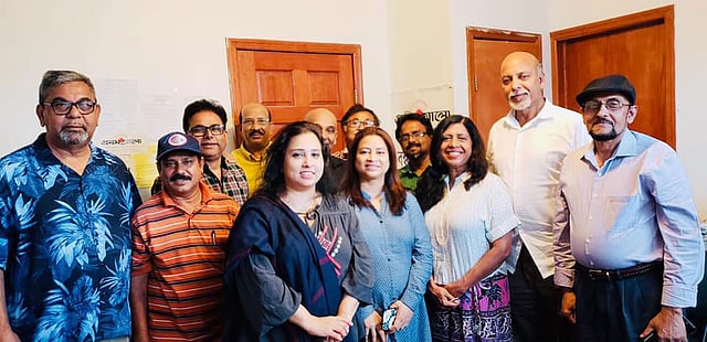 প্রাণবন্ত আড্ডার বড় অংশজুড়েই ছিল স্মৃতিচারণ: ছবি প্রথম আলো