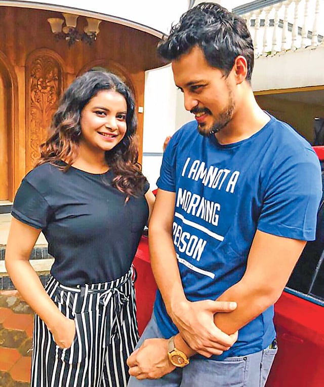 ভাইয়ের প্রথম প্রেম নাটকের শুটিংয়ের ফাঁকে শবনম ফারিয়া ও ইরফান সাজ্জাদ