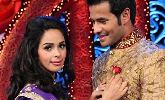 মল্লিকা শেরাওয়াত ও বিজয় সিং