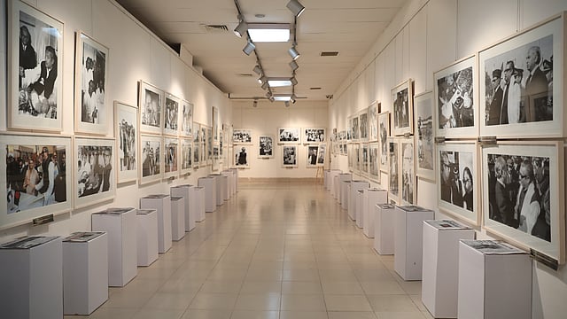 বঙ্গবন্ধুর এত ছবি একসঙ্গে দেখার সুযোগ করে দিয়েছে এই প্রদর্শনী।