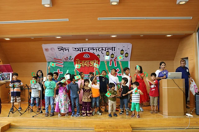ছোট বন্ধুদের নিয়ে জাতীয় সংগীত পরিবেশন