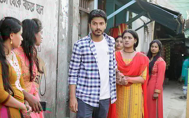 দৌলতদিয়ার যৌনপল্লিতে শুটিং করেছেন এ ছবির শিল্পীরা