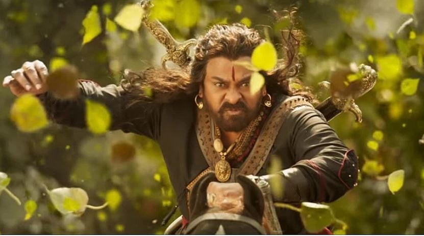 চিরঞ্জীবী তাঁর ভক্ত ও অনুরাগীদের কাছে ‘চিরু’ নামে বেশি পরিচিত। চিরঞ্জীবী অভিনীত বিখ্যাত ছবি খিলাড়ি (১৯৮৩) হলিউড অভিনেতা সিলভেস্টার স্ট্যালনের ব্লকবাস্টার ছবি র‍্যাম্বোকে কেন্দ্র করে তৈরি হয়েছে।