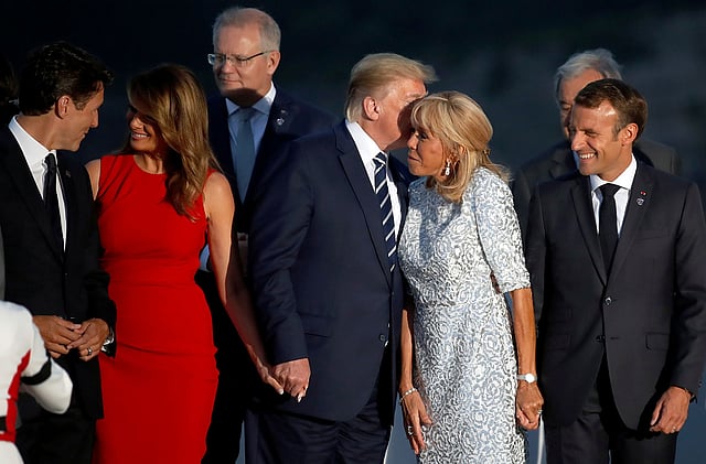 কুশল বিনিময় শেষে ট্রুডো ও মেলানিয়াকে অল্প কিছু সময়ের জন্য গল্প মেতে উঠতে দেখা যায়। ছবি: রয়টার্স