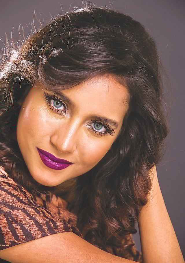 মভের এই শেড রাতের দাওয়াতের জন্যই তোলা থাক