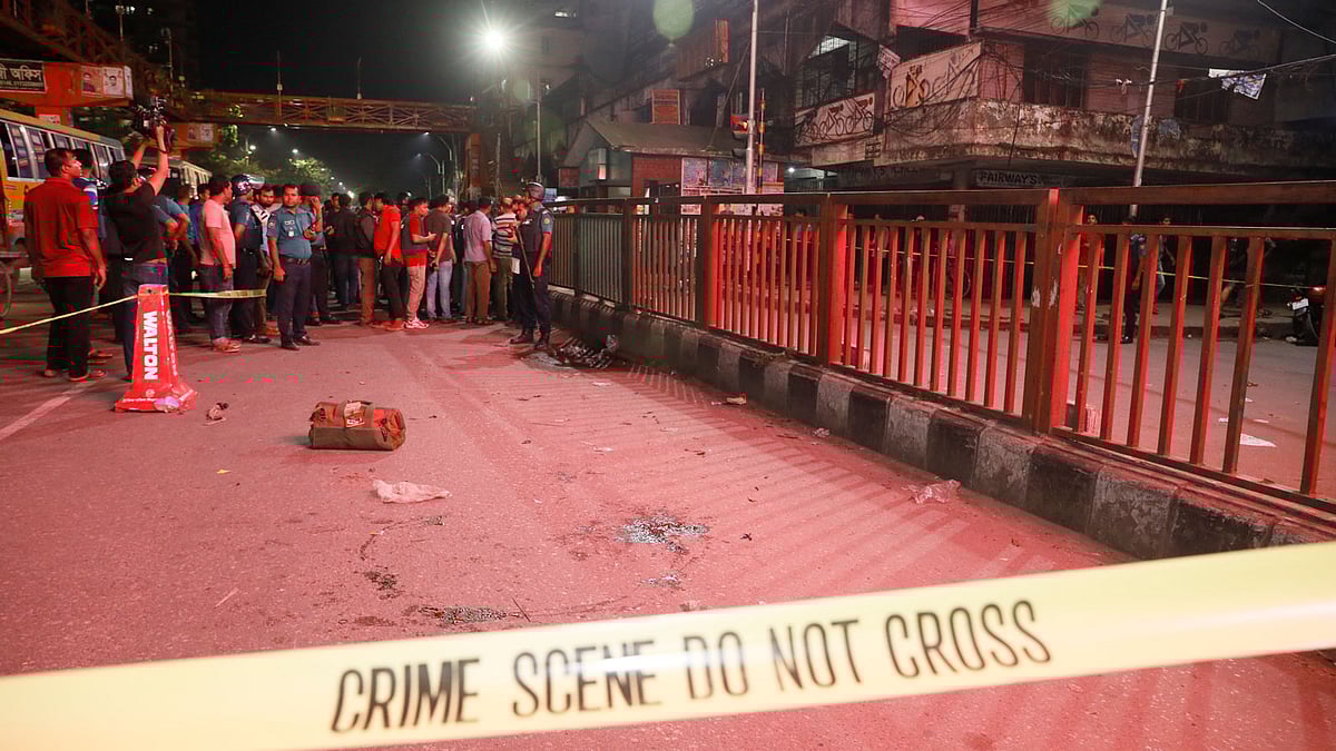 সবশেষ গত শনিবার রাতে রাজধানীর সায়েন্স ল্যাব এলাকায় পুলিশের ওপর হামলা হয়। ফাইল ছবি