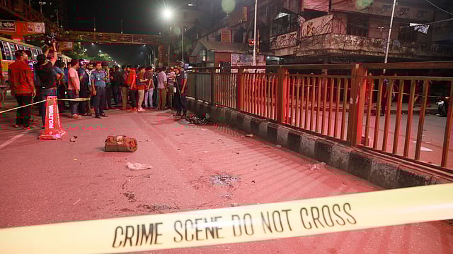 সবশেষ গত শনিবার রাতে রাজধানীর সায়েন্স ল্যাব এলাকায় পুলিশের ওপর হামলা হয়। ফাইল ছবি