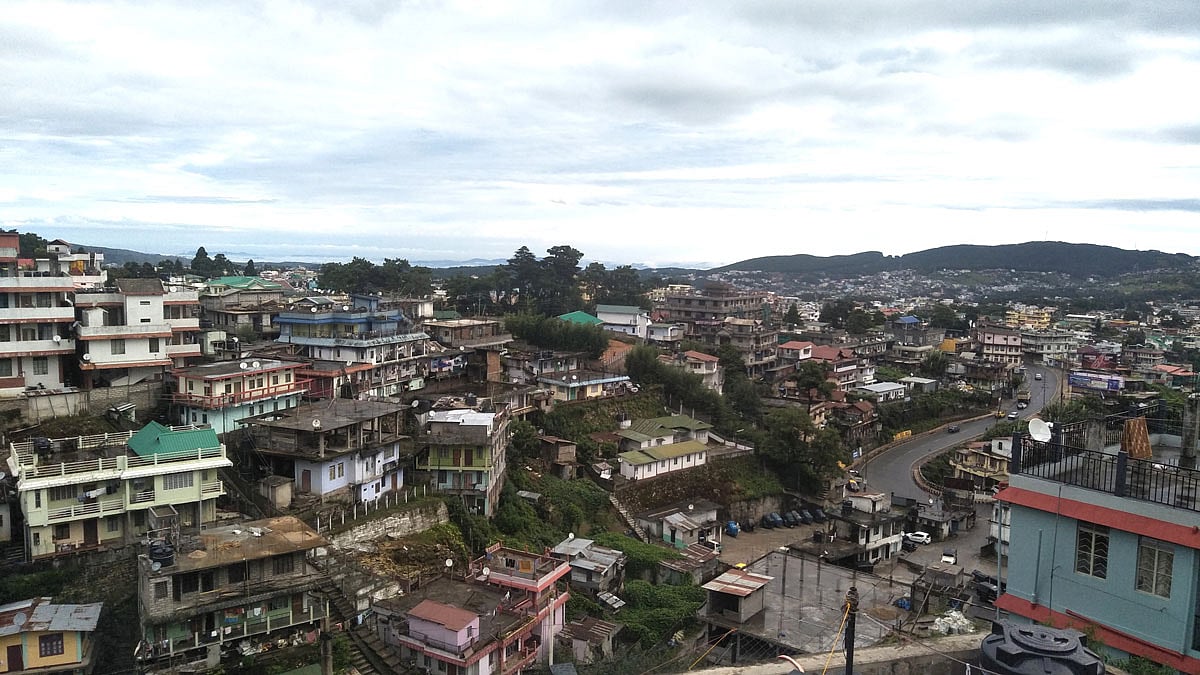 ভারতের বিভিন্ন রাজ্যসহ দেশের বাইরে থেকে সারা বছর মেঘালয়ে পর্যটক ঘুরতে চান। ছবি: সাধন বিকাশ চাকমা