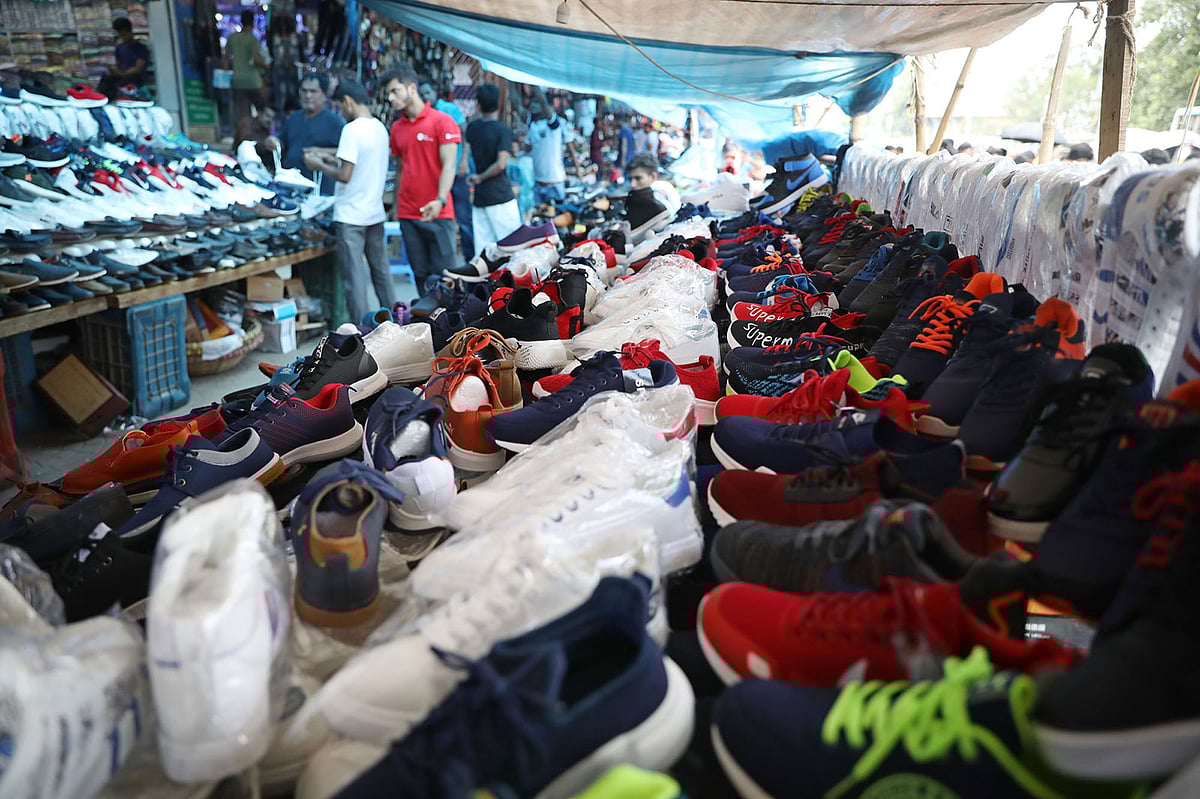 গুলিস্তানের ফুটপাত আবারও বেদখল | প্রথম আলো