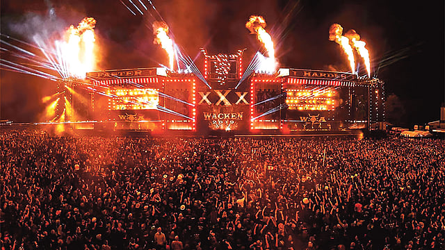 এবারের ওয়াকেন ওপেন এয়ারের জনস্রোত