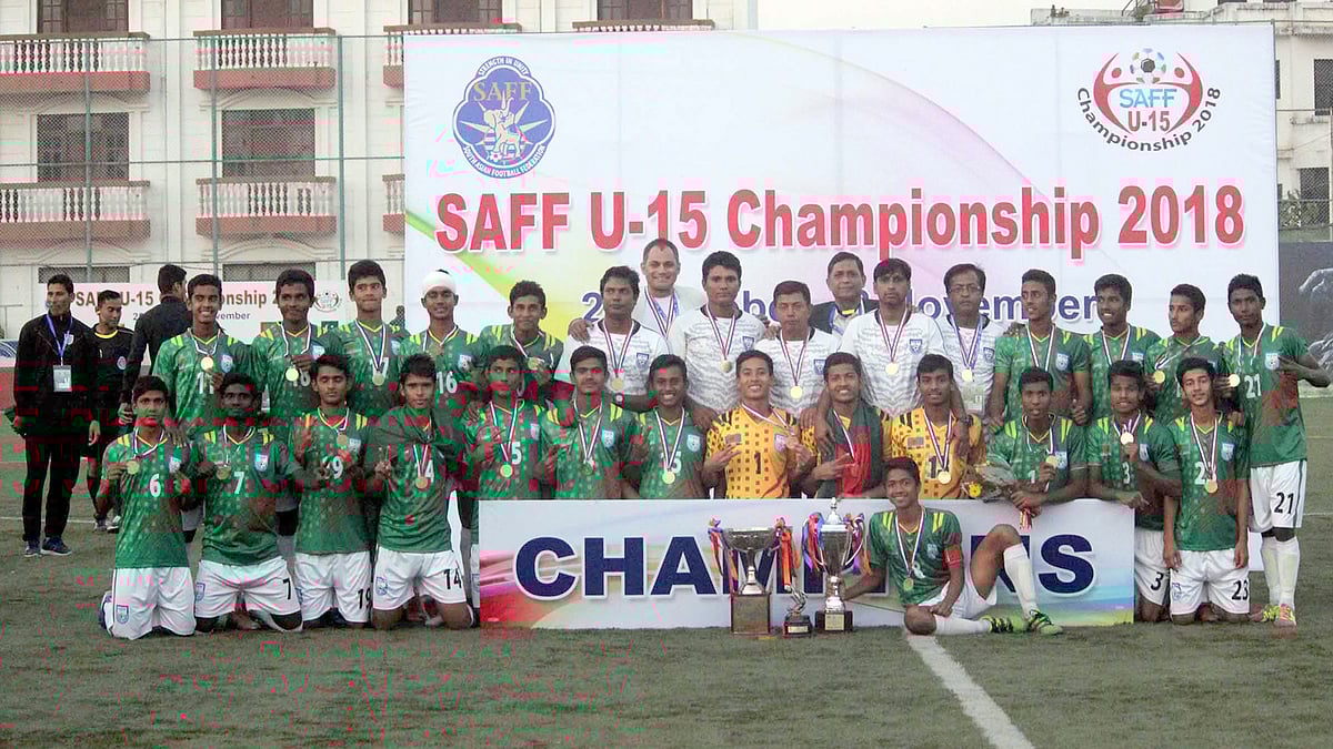 গত বছর অনূর্ধ্ব-১৫ সাফে চ্যাম্পিয়ন বাংলাদেশ। ফাইল ছবি