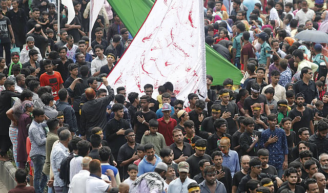 পুরান ঢাকার হোসেনি দালান থেকে বের হয় শোকের মিছিল। আজিমপুর, ঢাকা, ১০ সেপ্টেম্বর। ছবি: হাসান রাজা