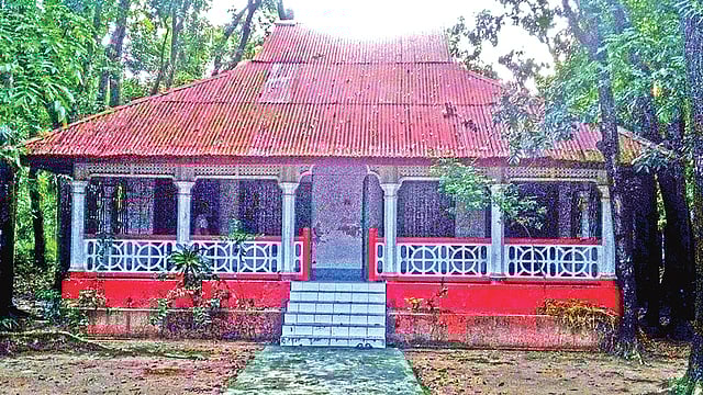 না বলে দিলে কেউ বুঝবে না, হিরাম কক্সের বাংলো এটি।  ছবি: প্রথম আলো