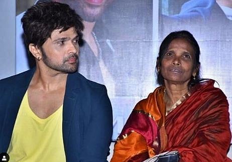 বুধবার রানু মণ্ডলের গাওয়া হিমেশ রেশমিয়া সুরারোপিত ‘তেরি মেরি’ গানটির পূর্ণাঙ্গ ভিডিও প্রকাশ পায়। ছবি: ইনস্টাগ্রাম