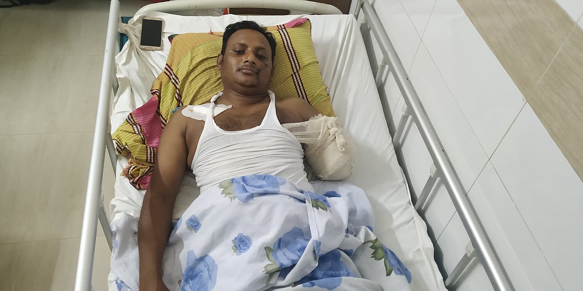 রাজধানীর আগারগাঁওয়ে পঙ্গু হাসপাতালে চিকিৎসাধীন ইলিয়াস নোমান। ছবি: প্রথম আলো