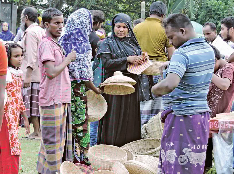 ১০ মহররমে মেহেরপুরের কুতুবপুরে বসে শতবর্ষী এই মেলা। ছবি: প্রথম আলো