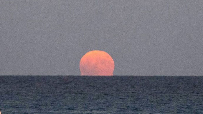 অতীতে এভাবে দেখা গেছে ক্ষুদ্রতম চাঁদ। ছবি: সংগৃহীত