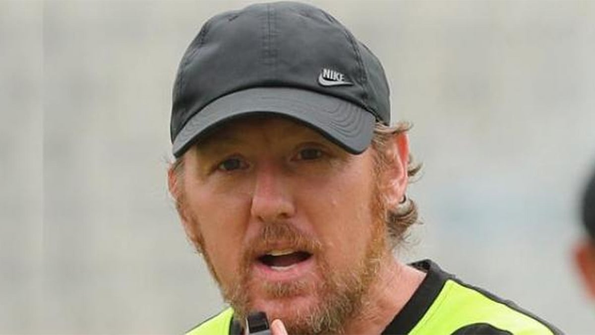 জাতীয় ফুটবল দলের কোচ জেমি ডে। ফাইল ছবি