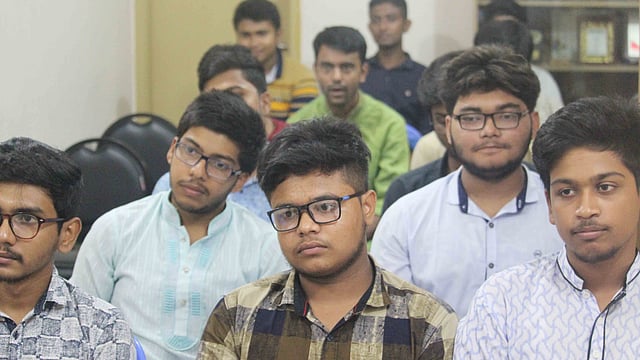 ১৩ সেপ্টেম্বর টাঙ্গাইল প্রথম আলো অফিসে টাঙ্গাইল বন্ধুসভা সংবাদ ও ফিচার বিষয়ে কর্মশালার আয়োজন করে।