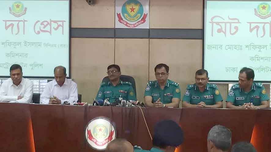 ঢাকা মেট্রোপলিটন পুলিশের মিডিয়া সেন্টারে বক্তব্য দেন ডিএমপির নতুন কমিশনার মোহা. শফিকুল ইসলাম। ছবি: প্রথম আলো