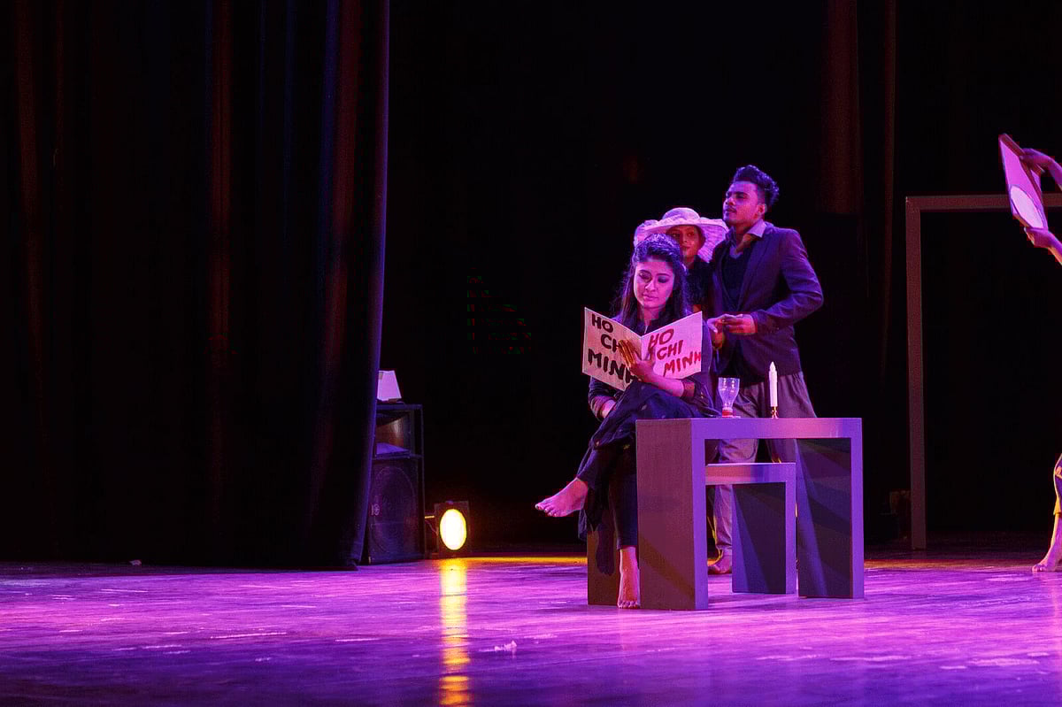 ‘হো চি মিন’ নৃত্যনাট্যের একটি দৃশ্য। ছবি: প্রথম আলো